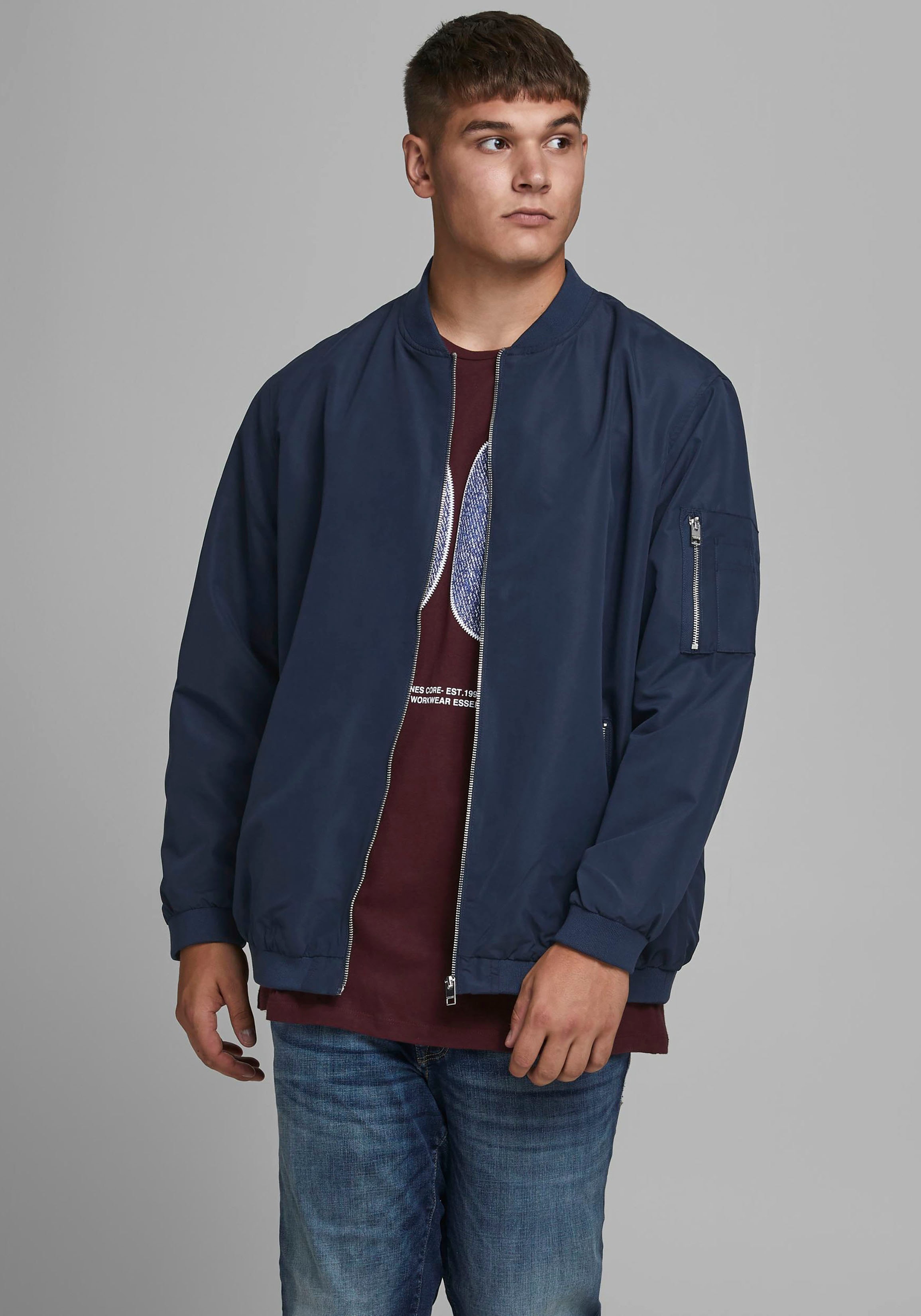 Bomberjacke "RUSH BOMBER", Herren, Gr. 6XL, blau (navy), Obermaterial: 100% Polyester, JACK & JONES PLUSSIZE, normal, Jacken Bomberjacke, Bis Größe 6XL