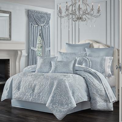 J. Queen New York Malita Comforter Set
