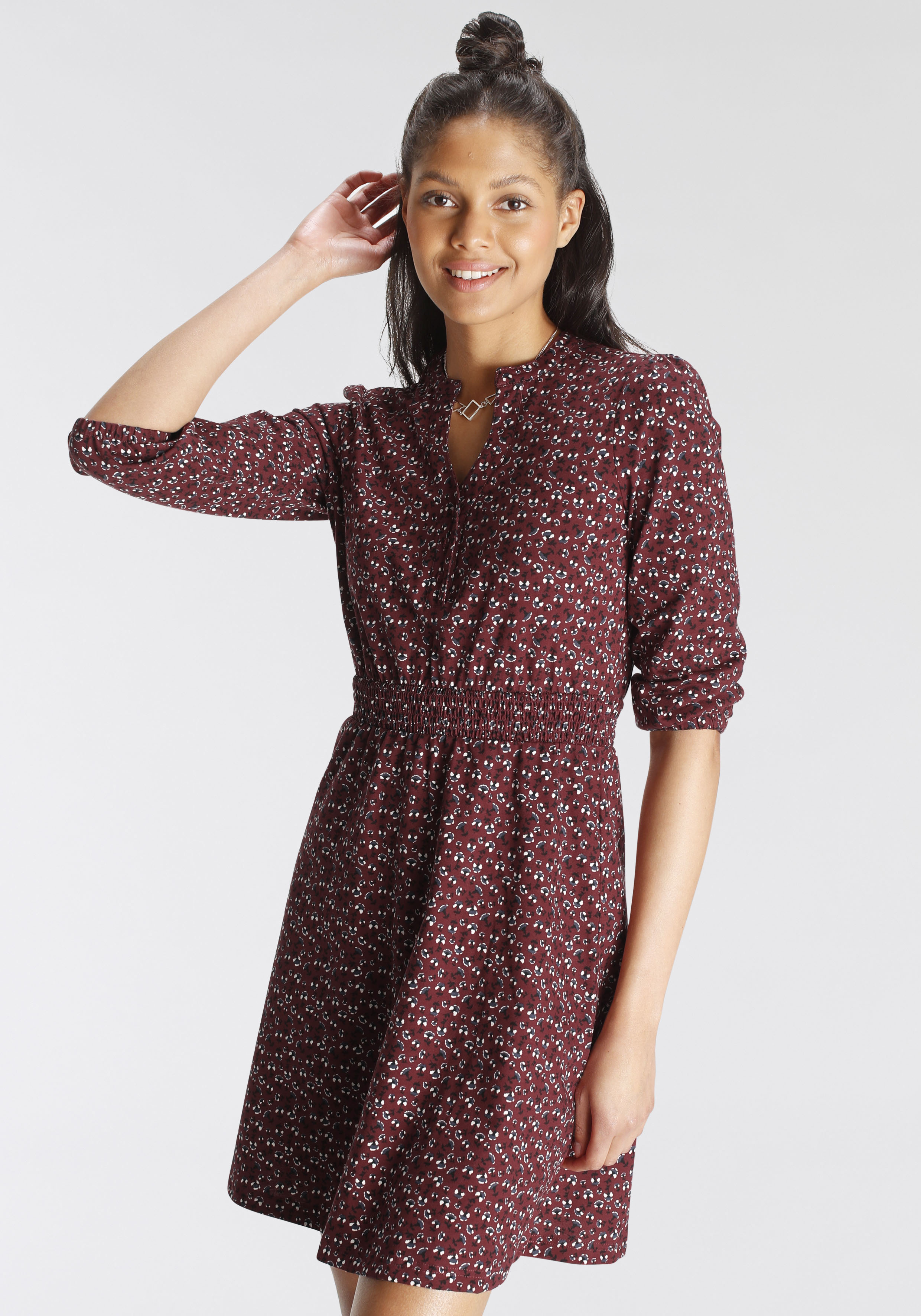 Jerseykleid AJC, Damen, Gr. 36, N-Gr, rot (dunkel, rot), Single Jersey, Obermaterial: 100% Baumwolle, bedruckt, figurbetont kurz, V-Ausschnitt, elastischer Bund, Kleider Jerseykleid, ausgestellt, aus Single Jersey, mit V-Ausschnitt, 3/4-Ärmel