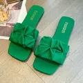 Pantoufles d'été pour femmes tongs plates pantoufles coréennes plissées sandales vertes