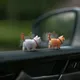 Décoration d'intérieur de voiture Anime Kitty mini figurine de chat tableau Prada automatique