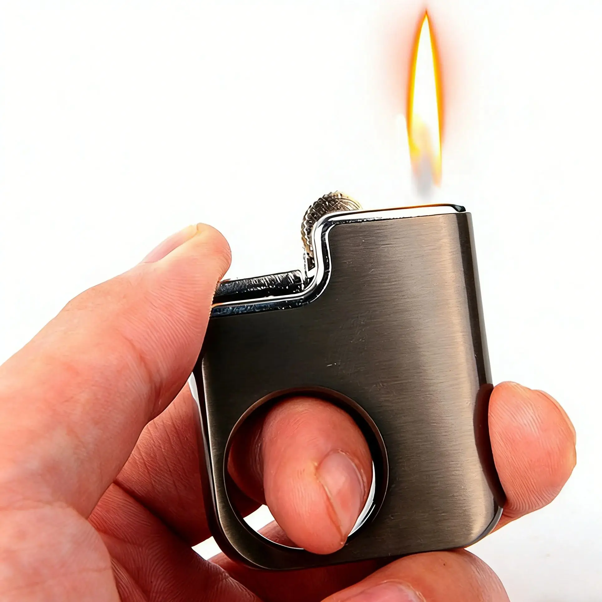 Klassisches Kerosin-Feuerzeug im Stil des Zweiten Weltkriegs, Mini-Nostalgie-Feuerzeug mit Kugeln, Vintage-Gasfeuerzeug, kleines Zigarettenfeuerzeug Image