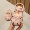 Sommer Baby Sandalen Mädchen Weichen Boden Süße Kinder Schuhe Weiß Rosa Kleine Kinder Anti Kick