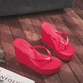 Pantoufles à plateforme compensée pour femmes tongs de plage confortables chaussures de sport de