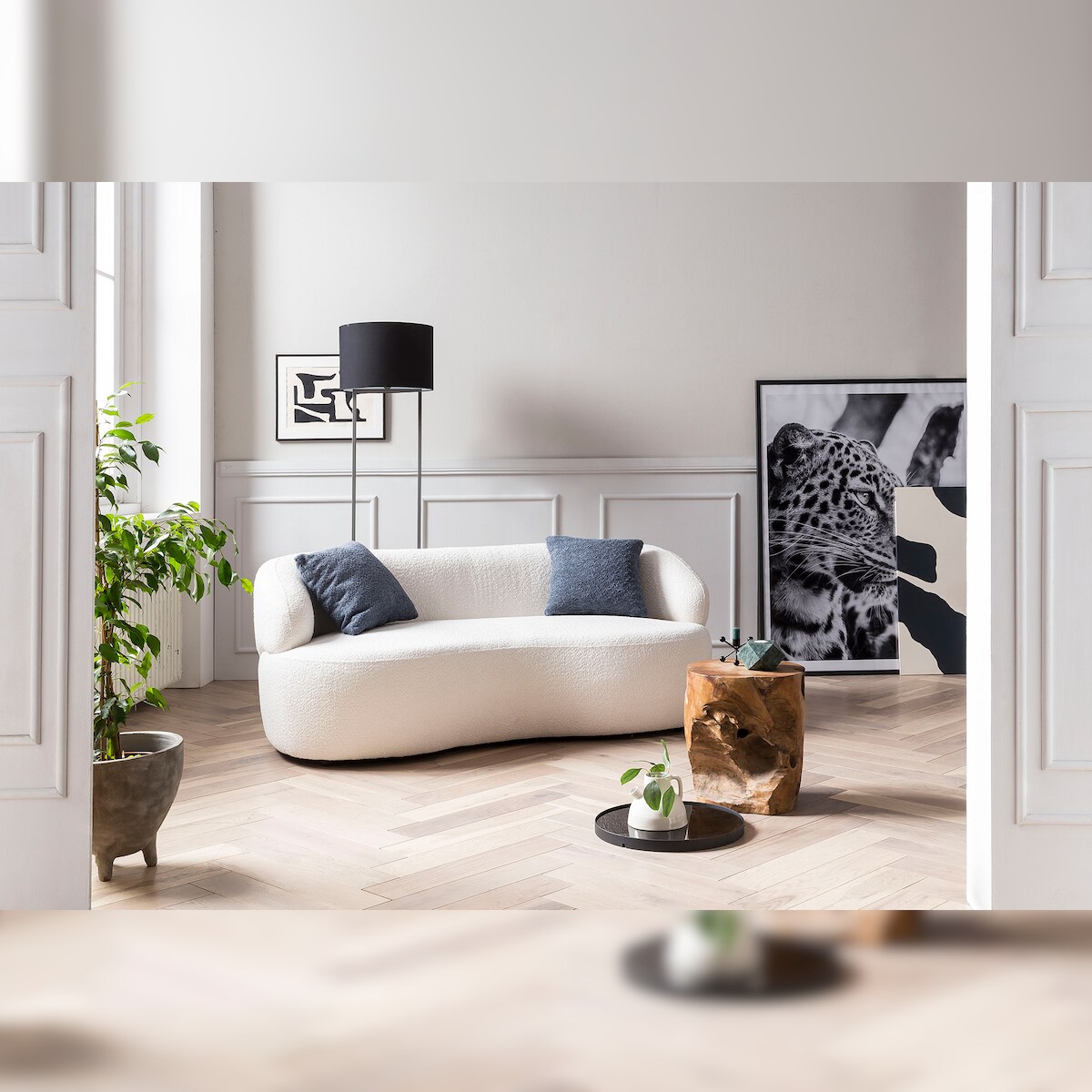 SalesFever Nierensofa 2-Sitzer | mit abgerundeten Armlehnen | Bezug Bouclé Stoff | B 170 x T 95 x H 70 cm | weiß Image