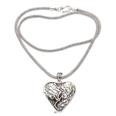 Loving Frog,'Sterling Silver Pendant Necklace with Heart and Frog'
