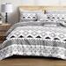 Wellco Twin Comforter Set - 2 Pieces All Season Bed Set Geometric Patterns Ultra Soft Polyester Bedding Comforters- Light Grey