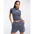 ellesse Graciana crop t-shirt in dark blue-Navy