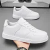 Klassische weiße Turnschuhe für Männer und Frauen, bequeme Leder-Turnschuhe, Skateboard-Sportschuhe, große Größe 47, Herren-Trainer, Basket Homme