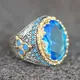 Squisiti anelli rotondi intarsiati in pietra blu cielo con zirconi blu Anelli di fidanzamento in metallo bicolore di moda per gioielli da donna