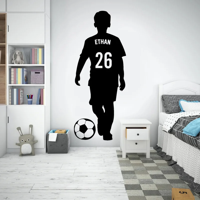 Nome e numero personalizzati Giocatore di calcio Decalcomania della parete Decorazioni per la casa per la camera dei ragazzi Sport Calcio Adesivi in ​​vinile Murale personalizzato G001