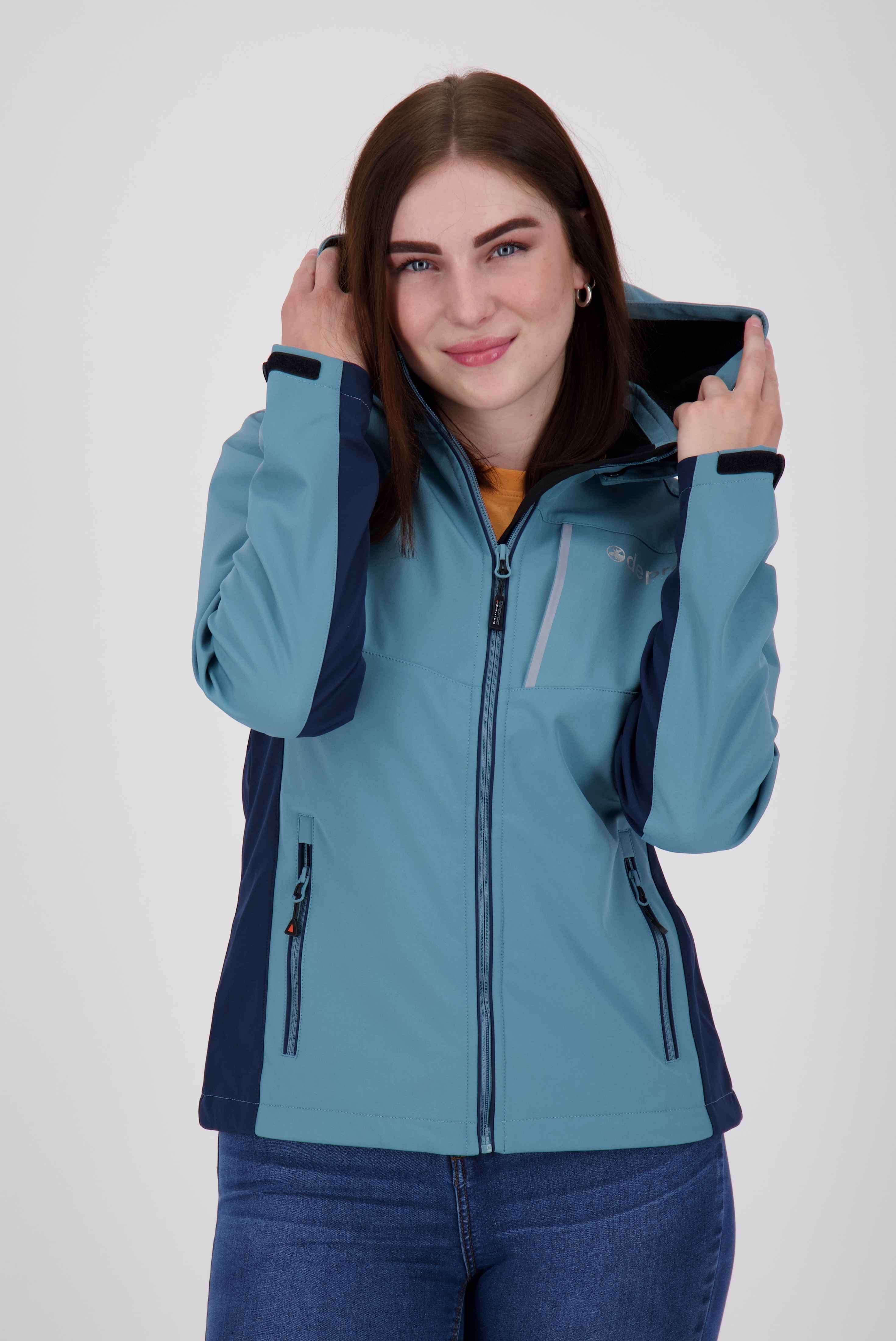 Softshelljacke DEPROC ACTIVE "NUNAVUT WOMEN", Damen, Gr. 52 (XXL), blau (hellblau), 96% Polyester; 4% Elastan, mit verstellbarem Klettverschluss, Jacken Softshelljacke, auch in Großen Größen erhältlich