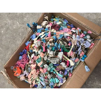 Französisches DMC Floss Stickerei Garn, Radom Farbe ein wenig schmutzig nicht sauber, Stock Selling, Farbe 3