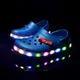 Sandales d'été à trous pour enfants chaussures lumineuses clignotantes à LED sandales de plage