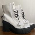 Converse Shoes | Converse Chuck Taylor All Star Gr 82 Womens Size 8 Boots White And Black Heeled | Color: White | Size: 8