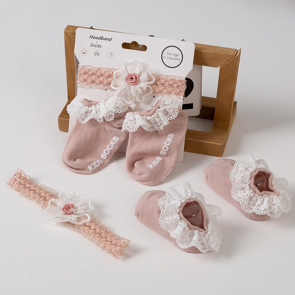 3 teile/satz Spitze Blume Baby Stirnbänder Socken Flügel Bogen Baumwolle rutsch feste Fußkettchen 0-12m Strümpfe breite elastische Haar bänder Säuglings socken Image