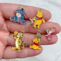 10 pezzi Disney Winnie the Pooh lega Drip Oil Charm Cartoon Animal orecchino ciondolo portachiavi