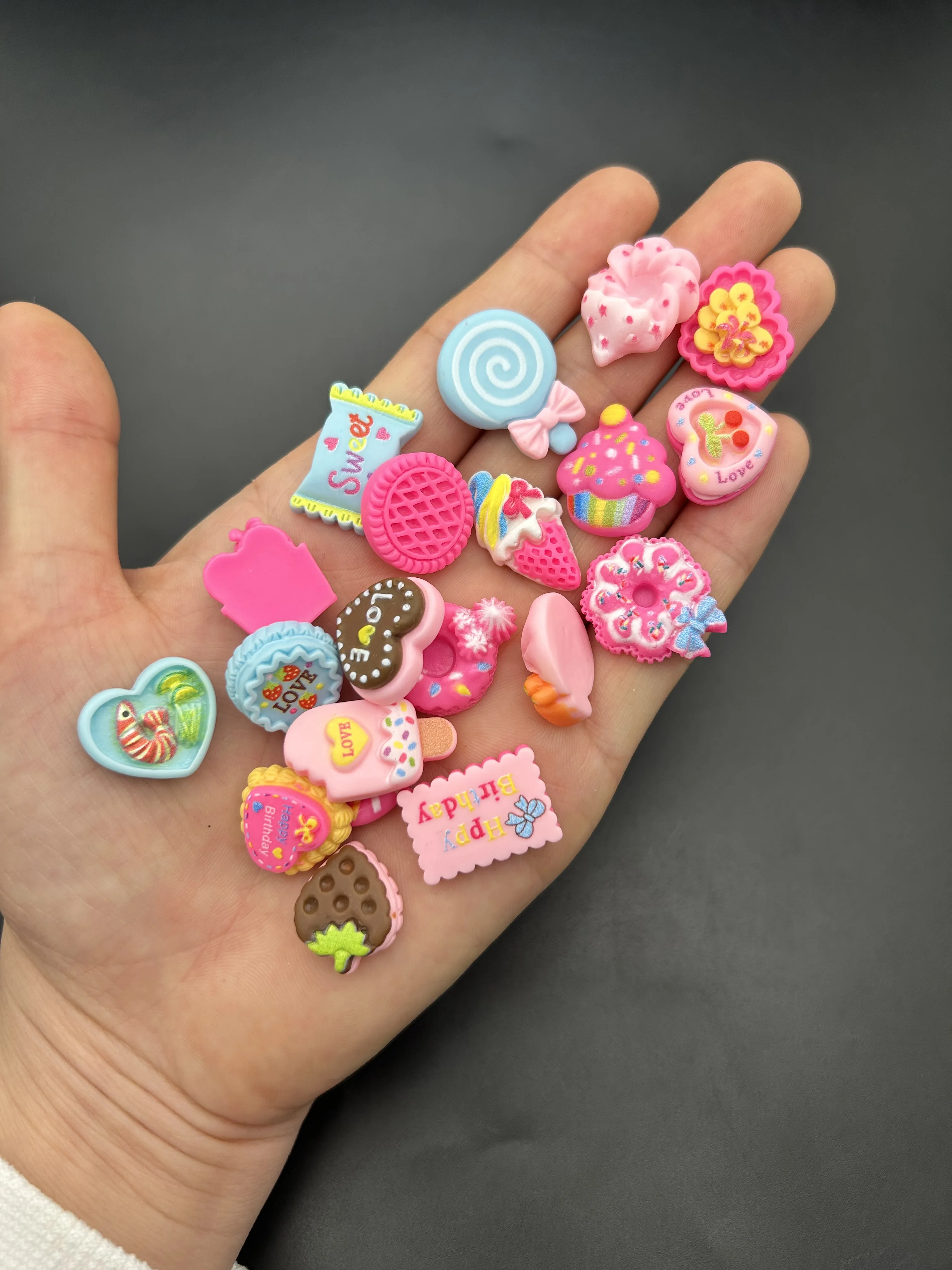 20 stücke 3D Cartoon Donut Kuchen Nagel Charms Kawaii Harz Eis Nail art Dekorationen Schmuck Kreative Lustige Dessert Zubehör Image