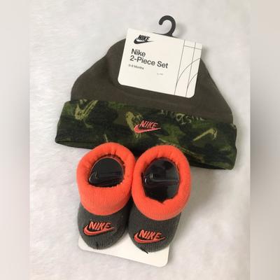 Nike Matching Sets | Baby Nike Two Piece Camo Orange Booties Beanie Set 0-6 Months Nwt | Color: Green/Orange | Size: 0-6 Months