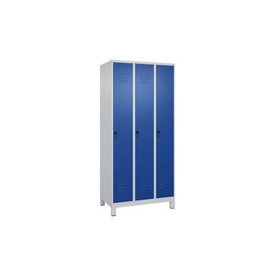 C+P Spind Classic PLUS, Füßen, 3 Abteile, HxBxT 195x90x50cm, Sicherheitsdrehriegel, Hellgrau/Enzianblau von PROREGAL Image