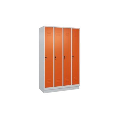 C+P Spind Classic PLUS, Sockel, 4 Abteile, HxBxT 195x120x50cm, Sicherheitsdrehriegel, Hellgrau/Reinorange von PROREGAL Image