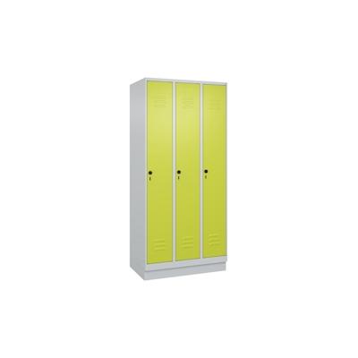C+P Spind Classic PLUS, Sockel, 3 Abteile, HxBxT 195x90x50cm, Sicherheitsdrehriegel, Hellgrau/Clowngrün von PROREGAL Image