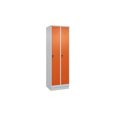 C+P Spind Classic PLUS, Sockel, 2 Abteile, HxBxT 195x60x50cm, Sicherheitsdrehriegel, Hellgrau/Reinorange von PROREGAL Image