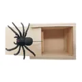 Boîte à farces d'araignée pratique et amusante faite à la main pour Halloween anniversaire noël