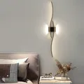 Applique Murale LED Blanche au Design Moderne Luminaire Décoratif d'Nik Idéal pour une Chambre à