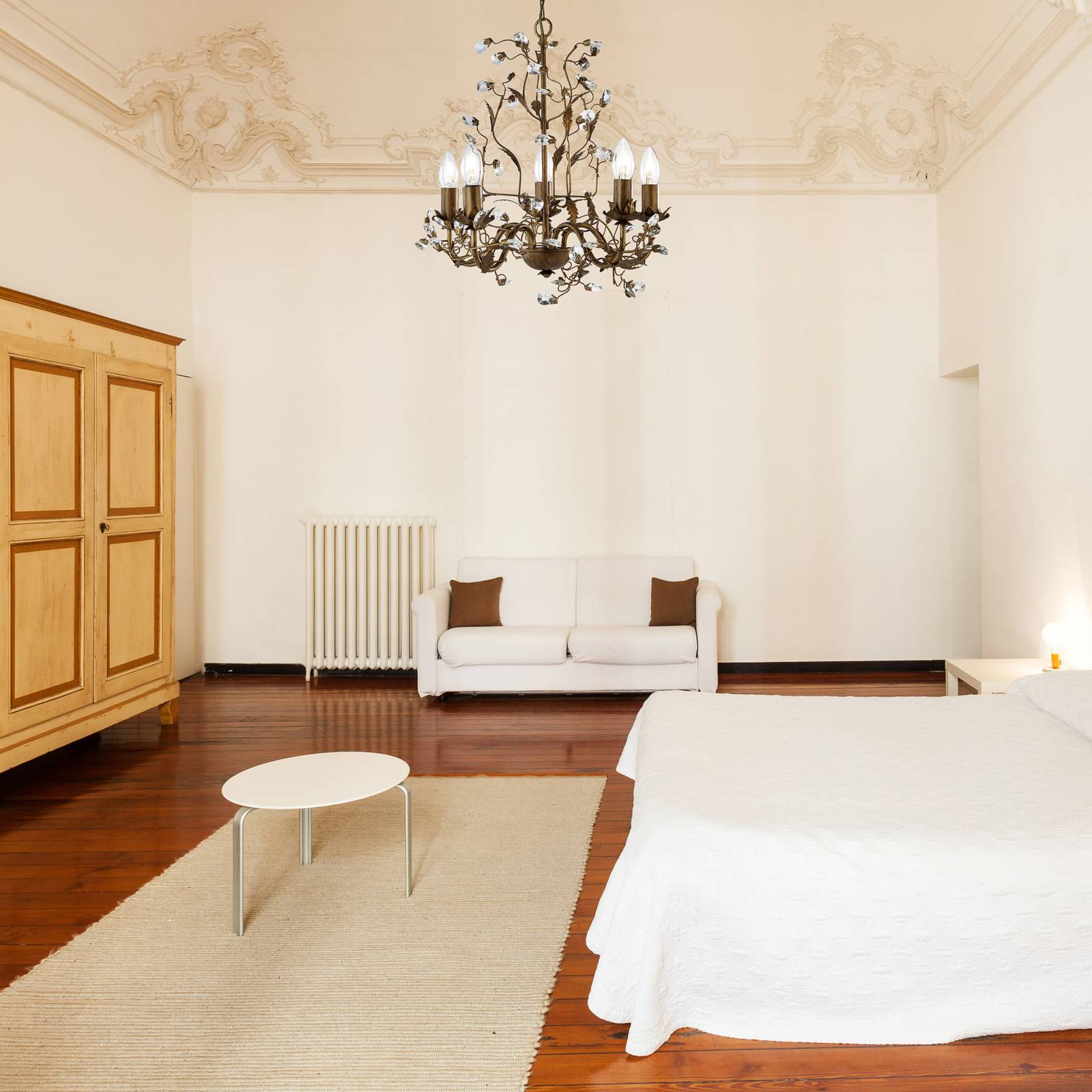 Searchlight Kronleuchter Almandite, dimmbar, bronze / altmessing, für Wohn- / Esszimmer, Metall, Florentiner, Florentiner Kronleuchter