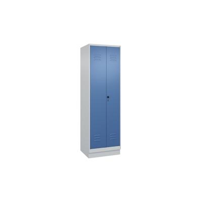 C+P Aufbewahrungs Doppel-Spind Classic PLUS, Sockel, 2 Abteile, Trennwand, HxBxT 195x60x50cm, Sicherheitsdrehriegel, Hellgrau/Fernblau von PROREGAL Image