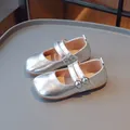 Chaussures plates pour filles argent ou or pour enfants peu profondes avec tête carrée