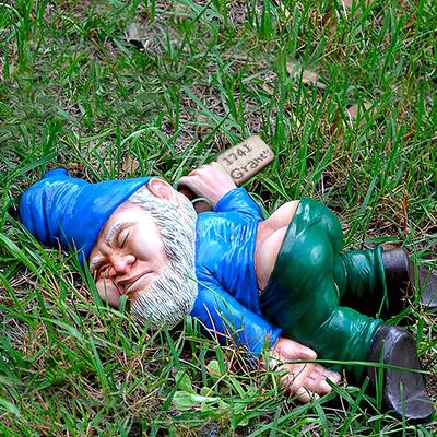 1pc Drunken Garden Gnome Statue, 5.91inch Resin Garden Gnome Crafts, Garden Decoration, Creative Garden Statue Decor, Weatherproof Funny Garden Gnome Ornament For Outdoor Indoor Yard Lawn Porch Decor