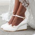 Wedding Shoes for Bride Bridesmaid Women Closed Toe Pointed Toe White PU Faux Leather With Lace Flower Wedge Heel Wedding Party Valentine's Day Elegant Classic Ankle Strap