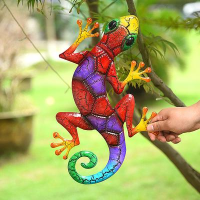 Outdoor Metal Decoration,Gecko Figurine,Hanging Gecko Wall Art Ornaments Lizard Wall Sculptures Statues Decoration for Home Garden Farmhouse Porch Patio Lawn Fence Backyard