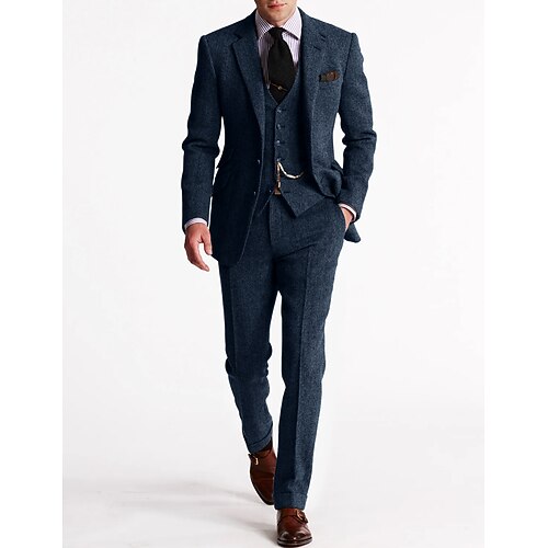 Dreiteiliger Herren-Tweedanzug im Fischgrätmuster, schmale Passform – Vintage-Anzugset, einreihiger Blazer mit Weste und Hose, Herbst/Winter, erhältlich in Braun, Burgunderrot und Marineblau Image