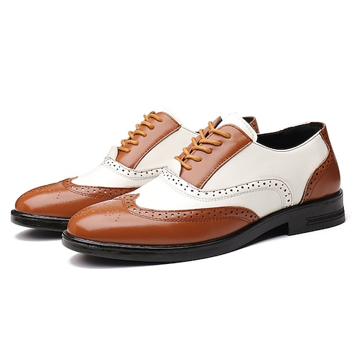 Herren-Oxford-Brogues in Weiß und Burgunderrot mit Flügelkappe, elegante Abendschuhe aus glänzendem Leder im Gatsby-Stil für Jazzpartys im Stil der 1920er, Vintage-Hochzeiten und formelle Themenveranstaltungen Image