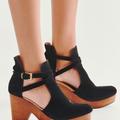 Free People Shoes | Free People Size 39 Black Suede Cedar Retro Chic Wooden Platform Clog | Color: Black | Size: 9