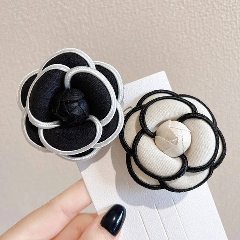 Broches de luxe en tissu noir et blanc pour femmes, fleur de camélia, grande taille, Rose, pour robe, chemise, accessoires de mode, livraison directe