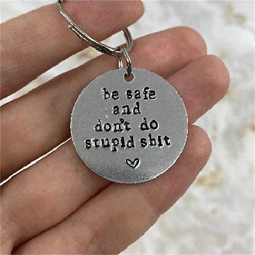 personalisiertes Geschenk für Paare – lasergravierter, sicherer Schlüsselanhänger aus Edelstahl – perfekt für den Valentinstag! Image