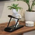 Statuetta in resina con piante grasse sportive, piante in vaso, regalo di un appassionato di fitness su tapis roulant, pezzo decorativo perfetto per gli amanti del fitness e per gli appassionati di