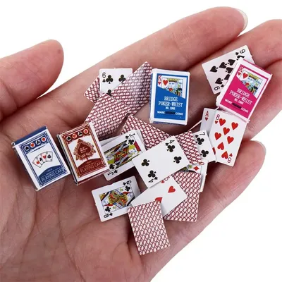 Mini-Poker-Karten Antik Puppenhaus Zubehör Miniatur-Spiele Poker Mini-Spielkarten Miniatur-Puppenhaus spielen Poker-Karten Image