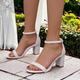 Femme Chaussures à Talons Chaussures de mariage Chaussures habillées Chaussures scintillantes Mariage Soirée Sandales de mariage Imitation Perle Talon bloc Talon Bottier Bout rond Elégant Cuir