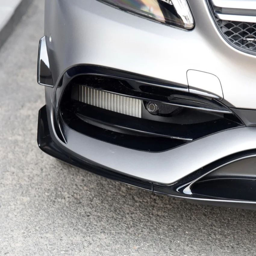 Rivestimento splitter spoiler paraurti anteriore per Mercedes‐Benz Classe A W176 AMG‐Line A45 2015 2016 2017 2018 Nero lucido