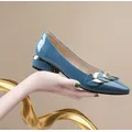 Tacco basso elegante blu normale scarpe Casual in pelle per le donne 2023 calzature estive da donna