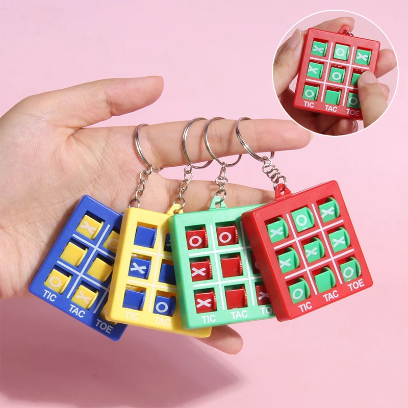 Mini Interesse Schachbrett Gehirn Spiel Tic Tac Toe Spielzeug Schlüssel anhänger für Kinder Geburtstags feier begünstigt Pinata Füllstoffe Goodie Bag 1pc