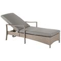 Chaise longue en rotin taupe et coussin gris