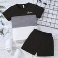 Ensemble t-shirt et short décontracté pour garçons, avec blocs de couleur et impression graphique de lettres, idéal pour l'été.