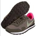 Nike Shoes | Nike Air Pegasus Gray Pink Running Shoes Sneakers | Color: Gray/Pink | Size: 8.5