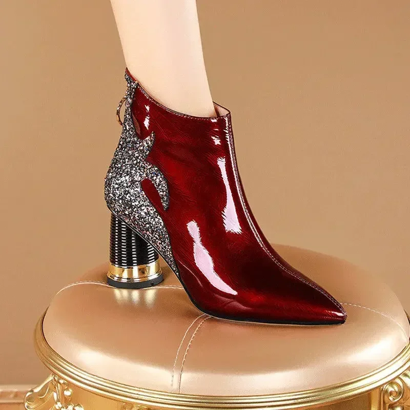 Luxus frauen Rote Kurze Stiefel Neue Herbst Winter Mode Trend Plüsch High Heels Party Hochzeit Casual Schuhe Reisen Tanzen 2024